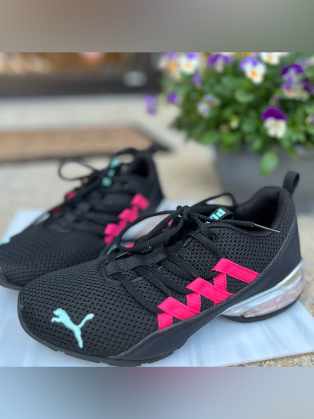 🖤 Puma Women’s Athletic Sneakers – Black w/ Pink & Teal Accents (Size 6.5)
